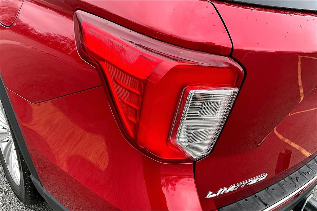 Certified 2022 Ford Explorer Limited w/ Equipment Group 301A image 30