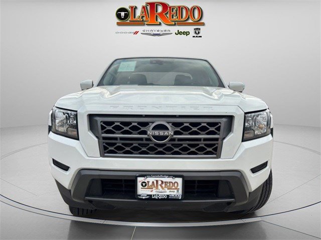 Used 2022 Nissan Frontier SV image 2