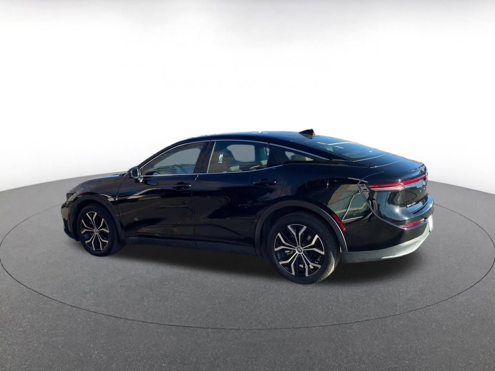 Used 2025 Toyota Crown XLE image 10