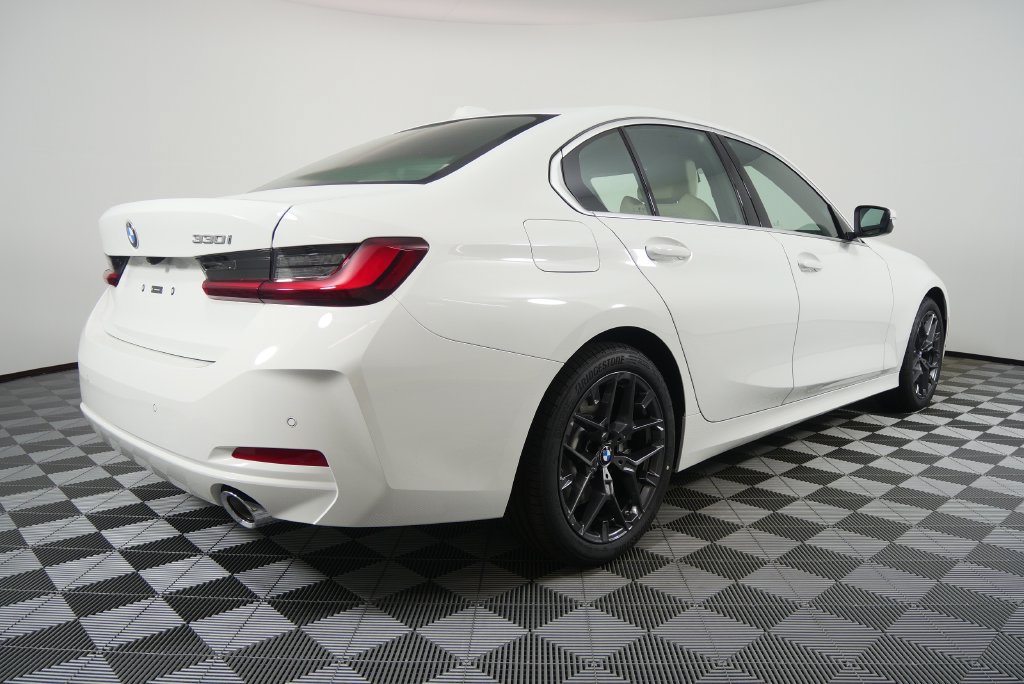 Used 2026 BMW 330i Sedan w/ Convenience Package RWD image 6