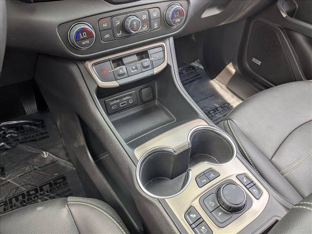 Used 2024 GMC Terrain Denali w/ Denali Premium Package AWD/4WD image 15