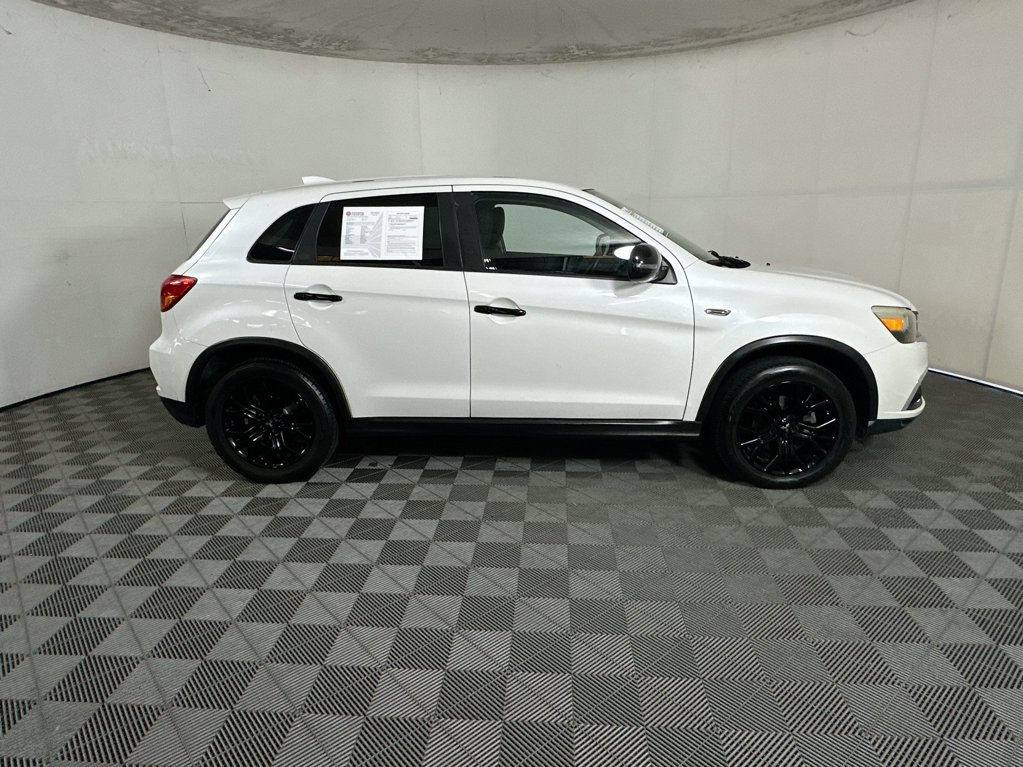 Used 2019 Mitsubishi Outlander Sport FWD image 2