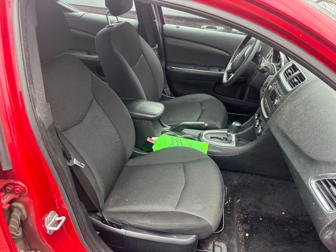 Used 2012 Dodge Avenger SXT image 13