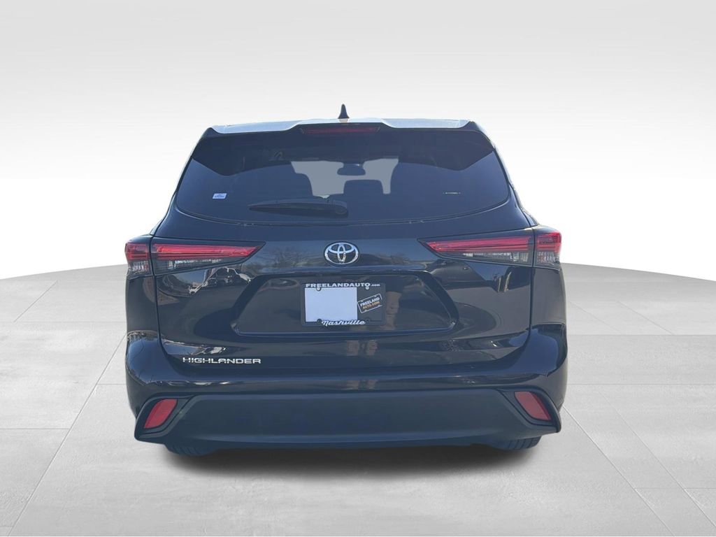 Used 2022 Toyota Highlander L image 4