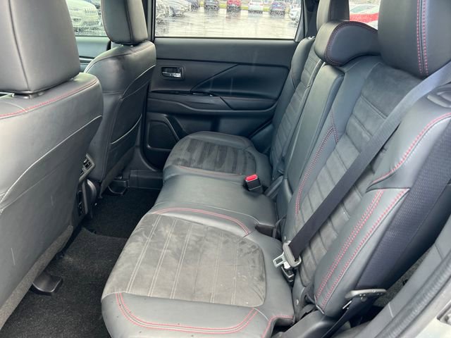 Used 2020 Mitsubishi Outlander SE image 37