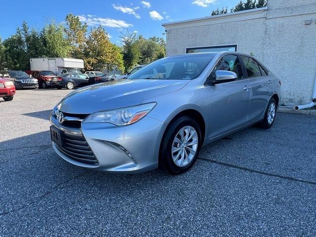 Used 2017 Toyota Camry LE FWD image 3
