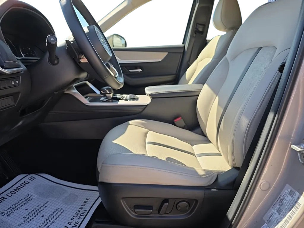 Used 2024 MAZDA CX-90 3.3 Turbo w/ Preferred Package AWD/4WD image 17