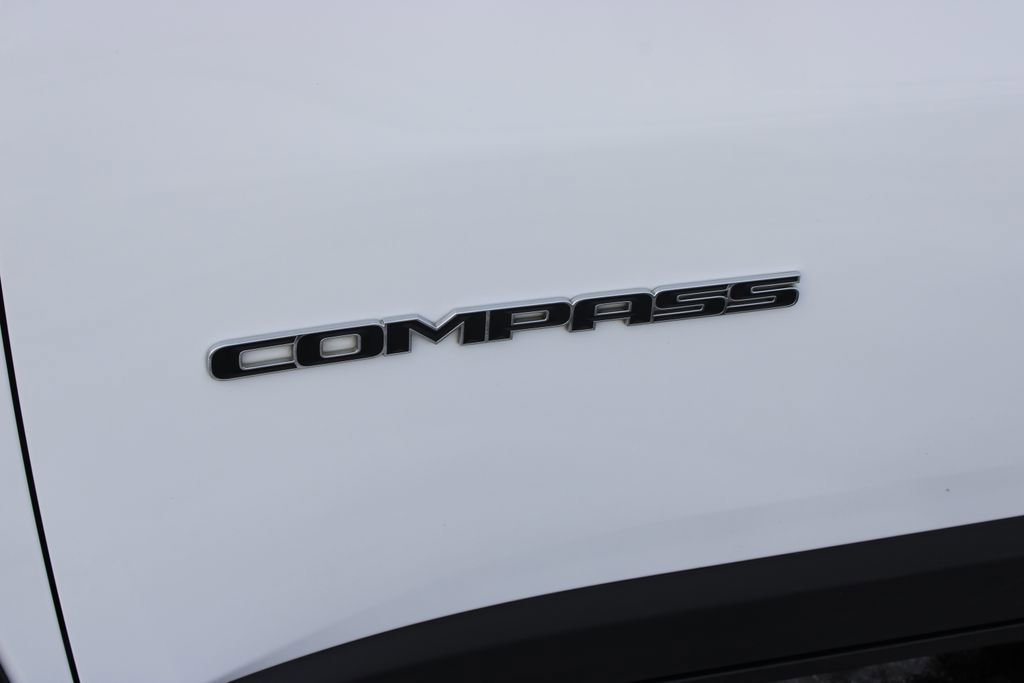 Used 2024 Jeep Compass Latitude AWD/4WD image 18