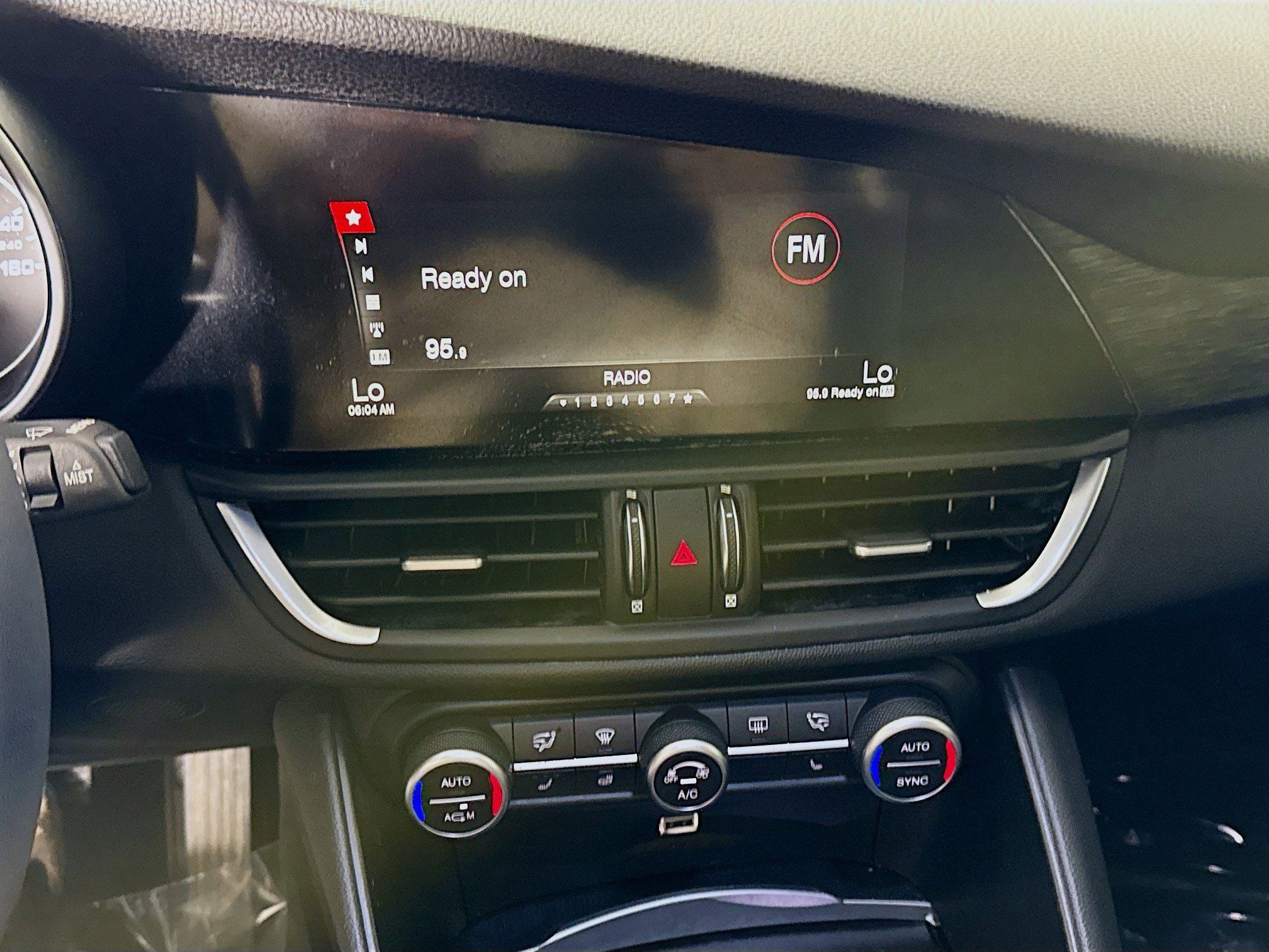 Used 2019 Alfa Romeo Giulia Base image 18