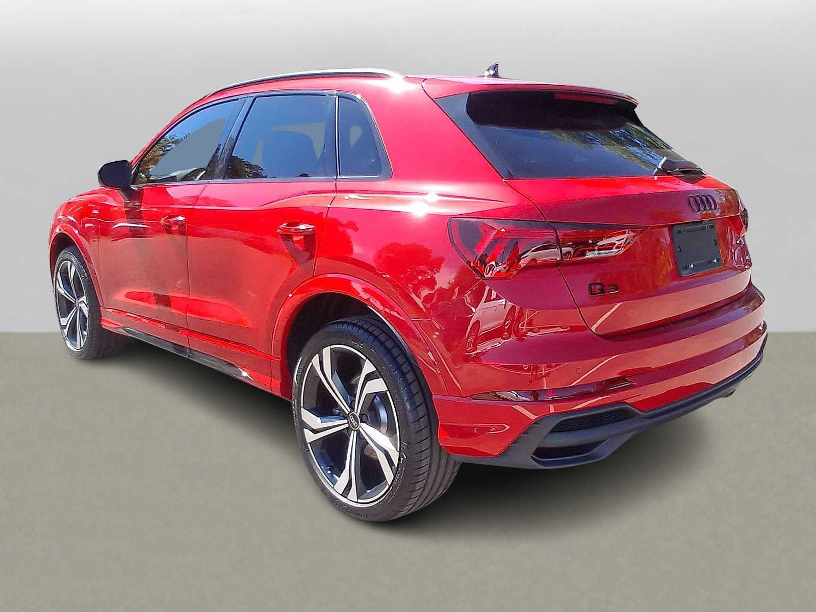 Used 2024 Audi Q3 2.0T Premium Plus w/ Premium Plus Package AWD/4WD image 28