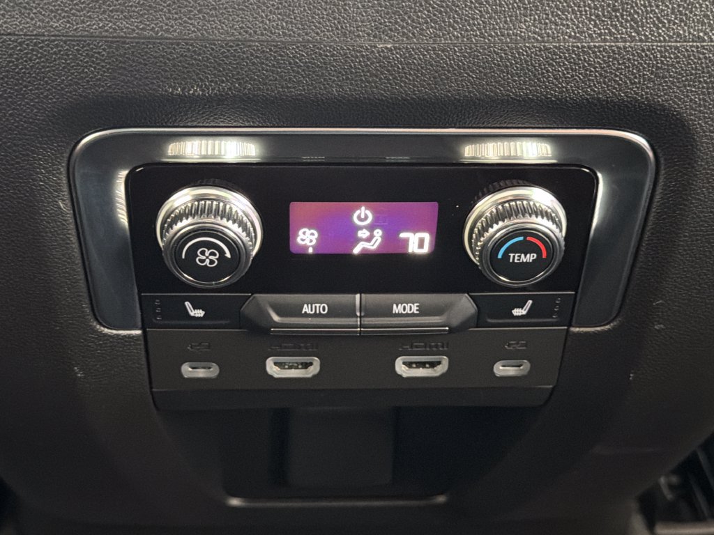 Used 2024 GMC Yukon XL Denali Ultimate AWD/4WD image 14