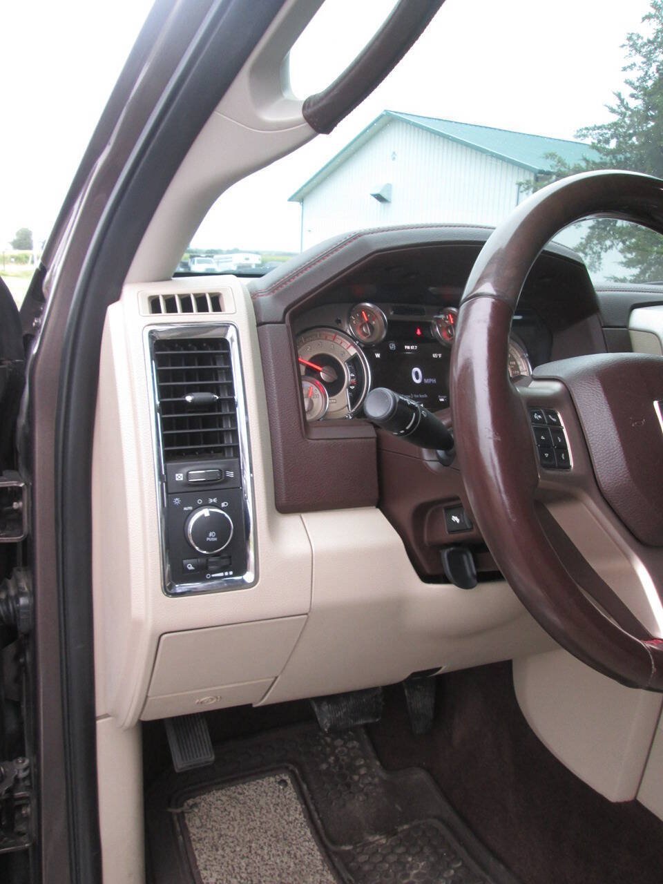 Used 2018 RAM 2500 Longhorn w/ Longhorn Southfork Package AWD/4WD image 17
