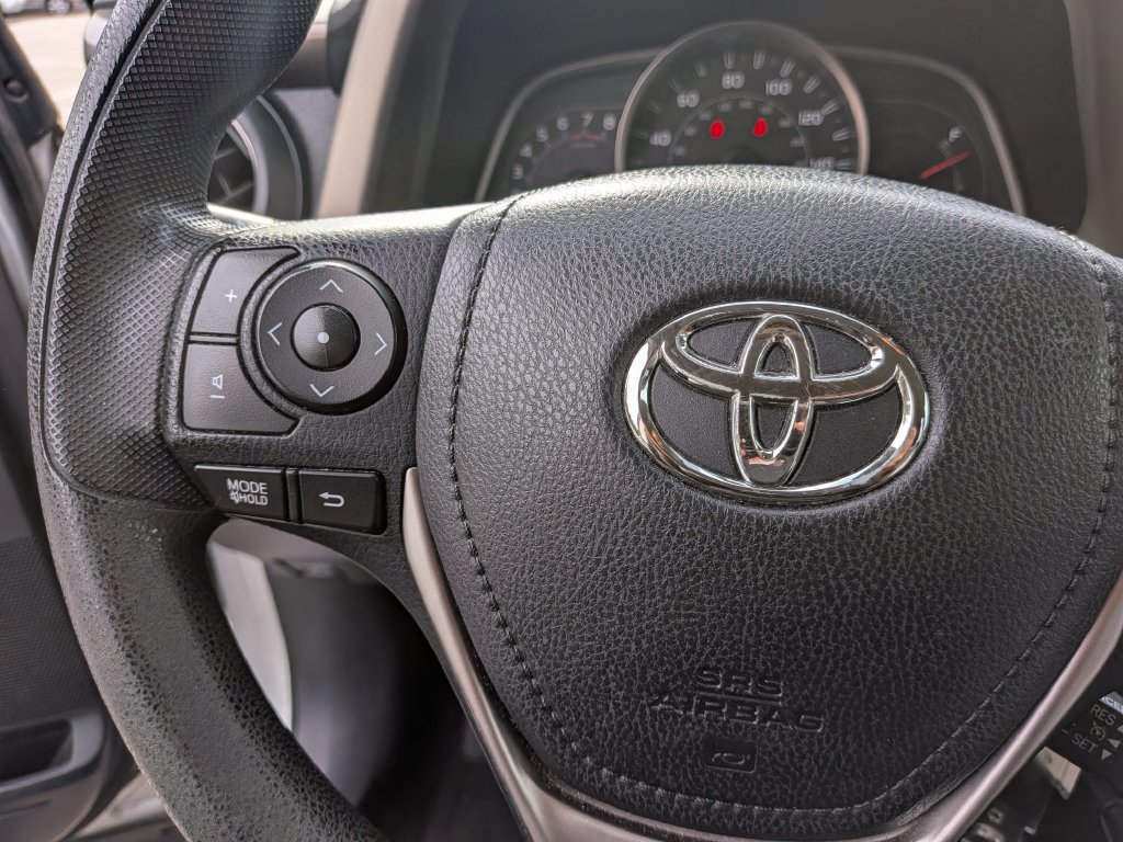 Used 2015 Toyota RAV4 LE FWD image 13