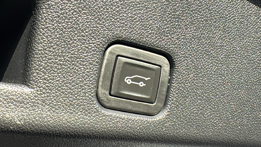Used 2026 GMC Acadia Elevation FWD image 11