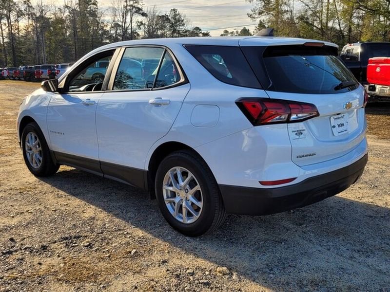 Used 2022 Chevrolet Equinox LS image 8