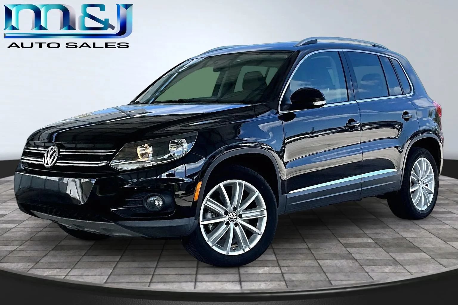 Used 2014 Volkswagen Tiguan SE FWD image 1