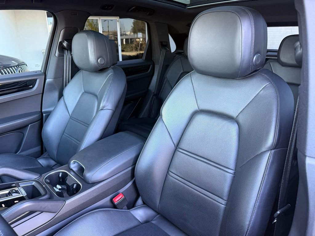 Used 2021 Porsche Cayenne image 12