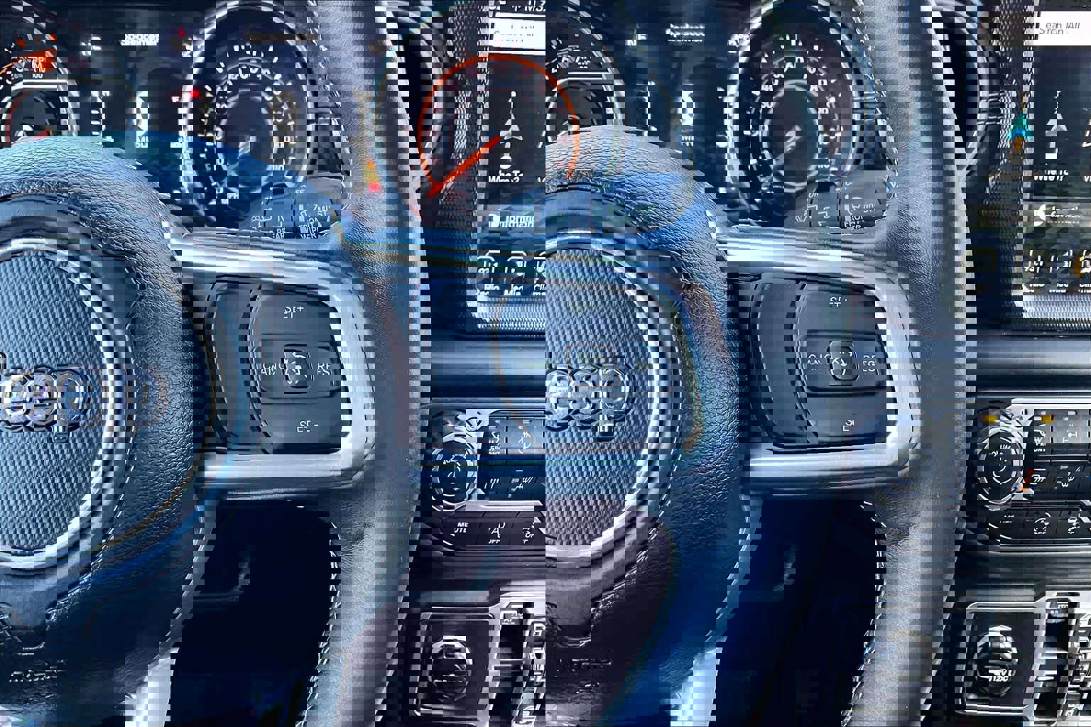 Used 2018 Jeep Wrangler Unlimited Sahara image 25