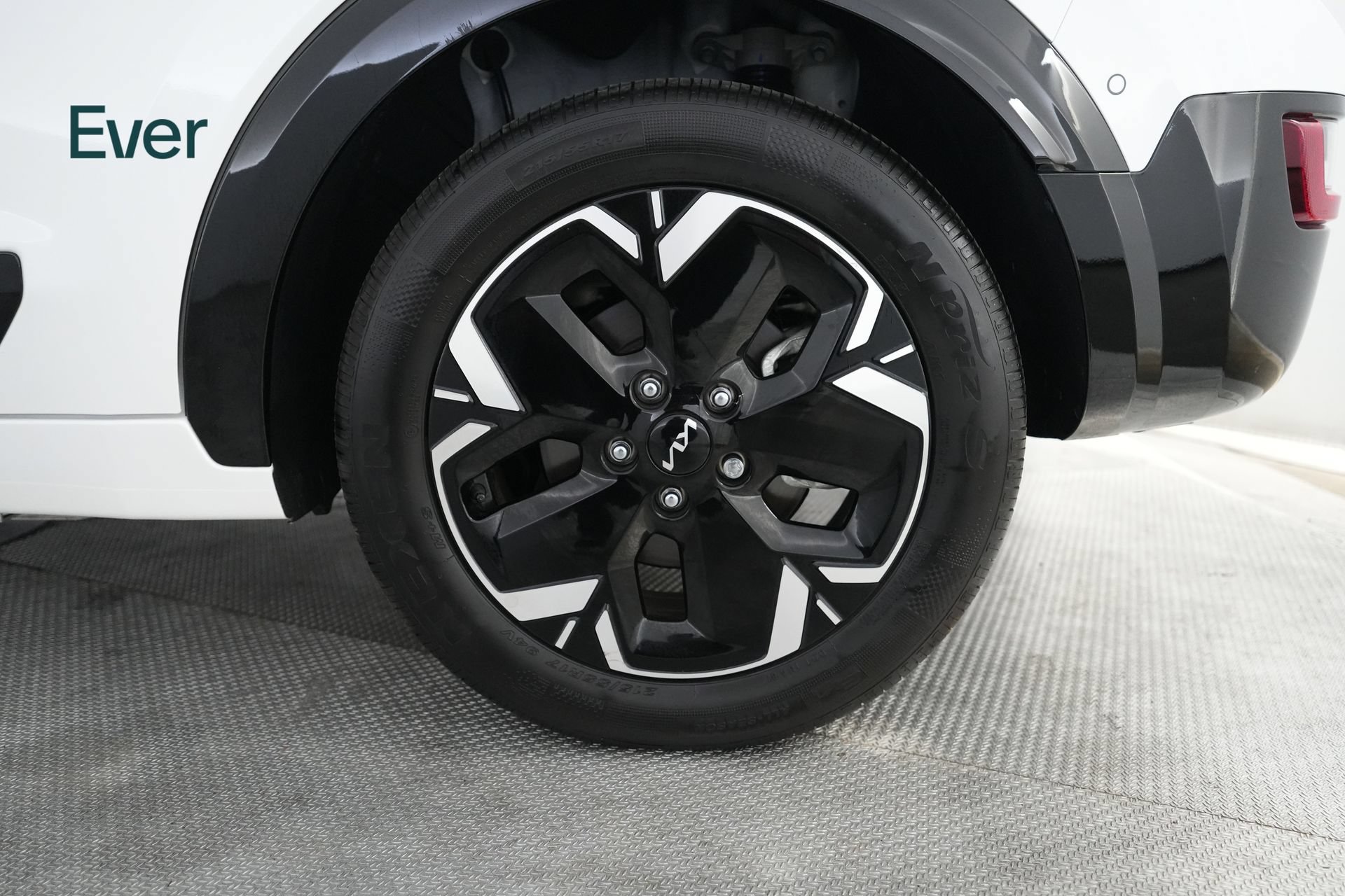 Used 2024 Kia Niro Wave FWD image 9