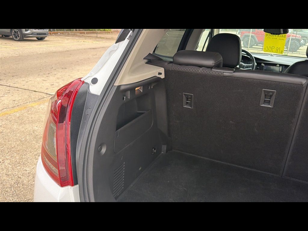 Used 2022 Buick Encore Preferred w/ Safety Package AWD/4WD image 27