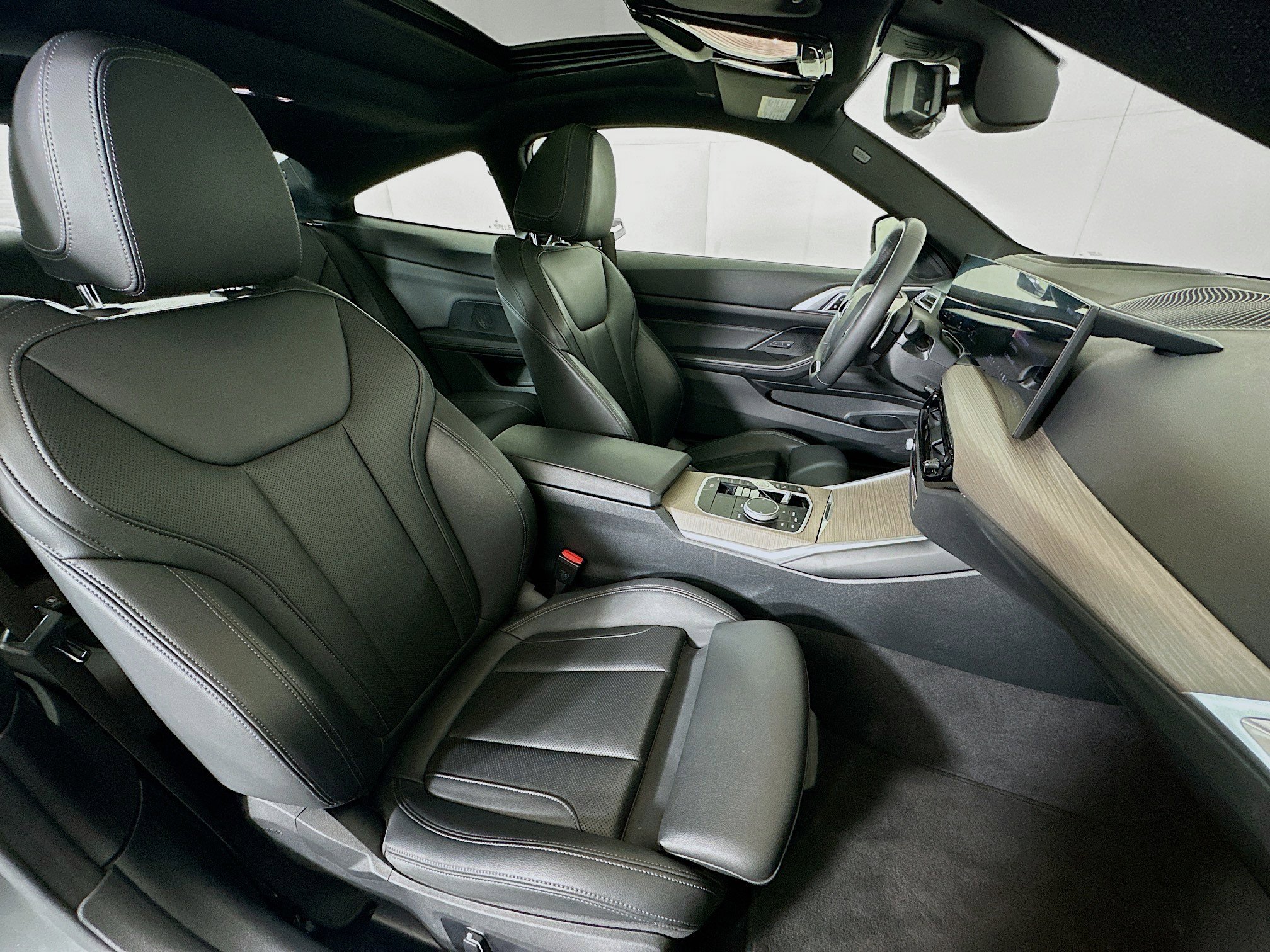 Used 2025 BMW 430i Coupe w/ Premium Package RWD image 30