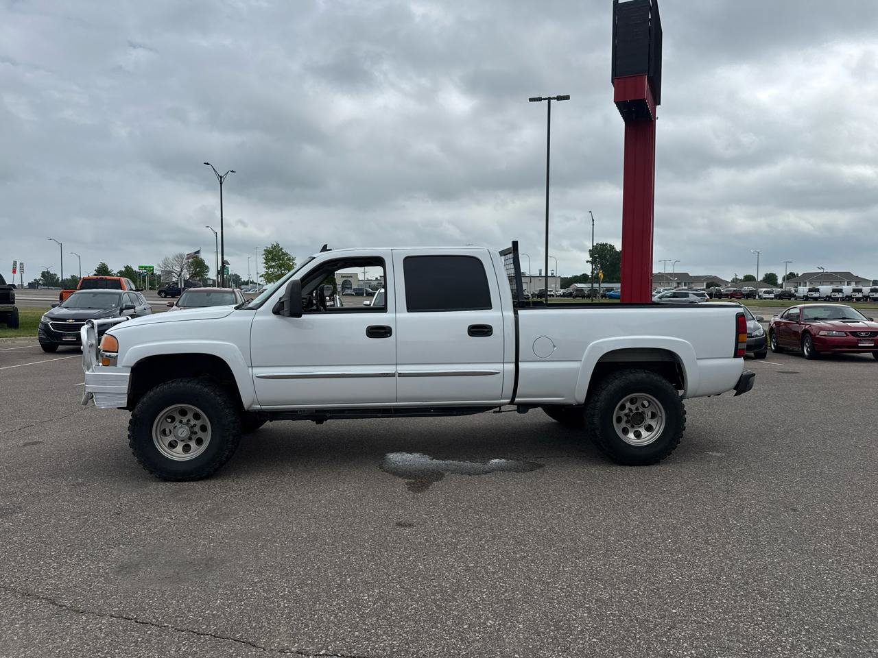 Used 2006 GMC Sierra 2500 SLE w/ Onstar Plus Package AWD/4WD image 2