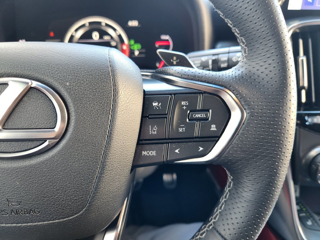 Used 2023 Lexus LX 600 F Sport w/ Accessory Package (Z1) AWD/4WD image 30