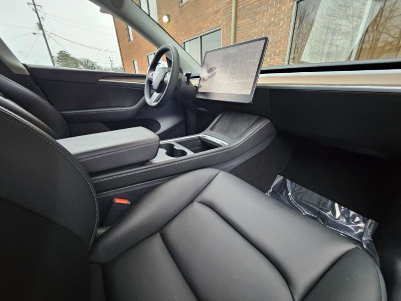 Used 2024 Tesla Model Y Long Range image 55