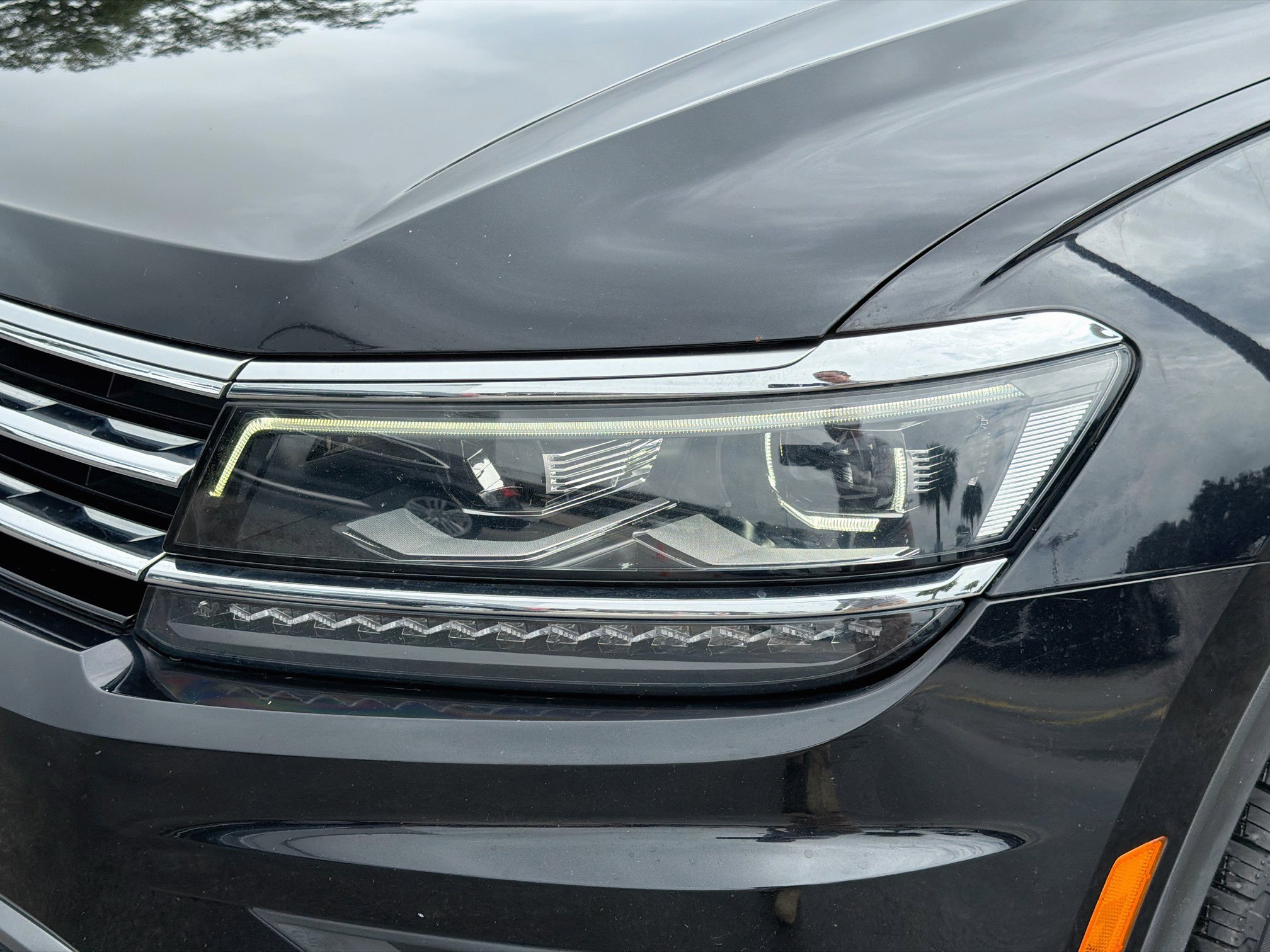 Used 2019 Volkswagen Tiguan SEL Premium w/ 3rd Row Seat Package AWD/4WD image 9
