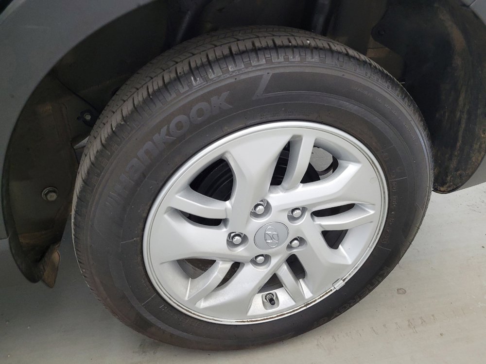 Used 2025 Hyundai Venue SE FWD image 31