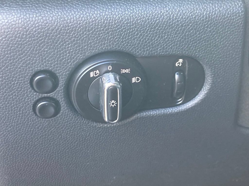 Used 2015 MINI Cooper 2-Door Hardtop FWD image 12