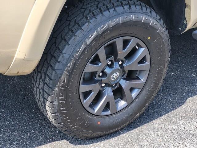 Used 2020 Toyota Tacoma SR5 image 7