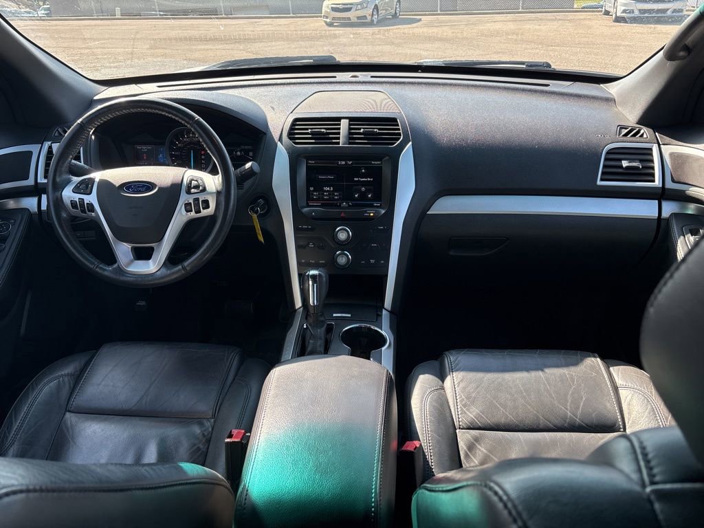 Used 2015 Ford Explorer XLT w/ Equipment Group 202A image 10