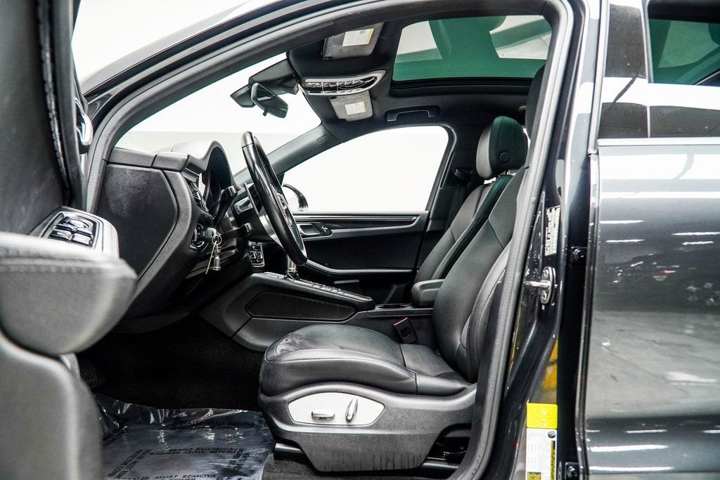 Used 2019 Porsche Macan Base image 37