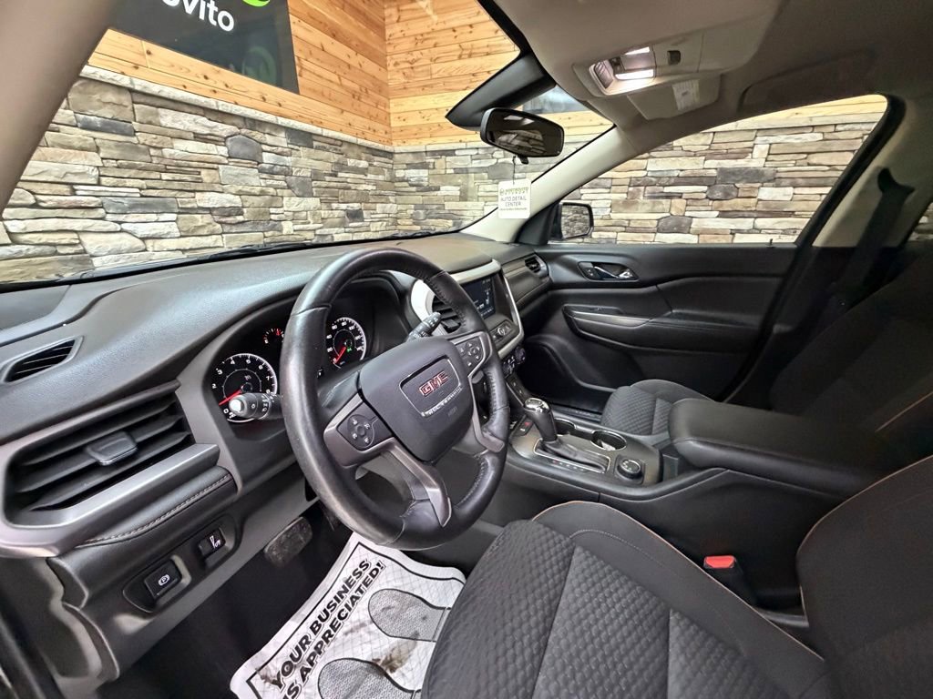 Used 2017 GMC Acadia SLE w/ Driver Alert Package I image 10
