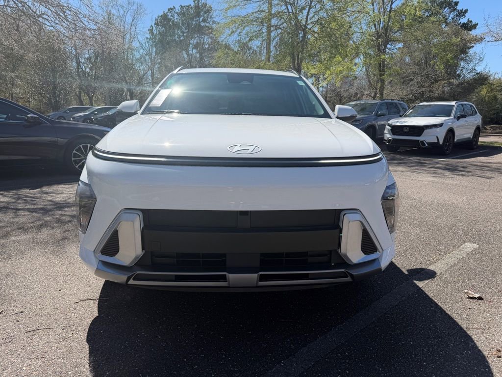 Used 2025 Hyundai Kona SEL image 3