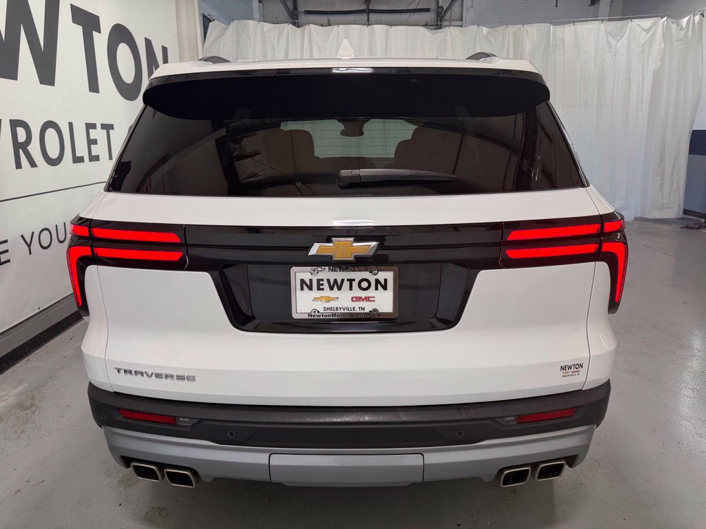 Used 2025 Chevrolet Traverse LT FWD image 35