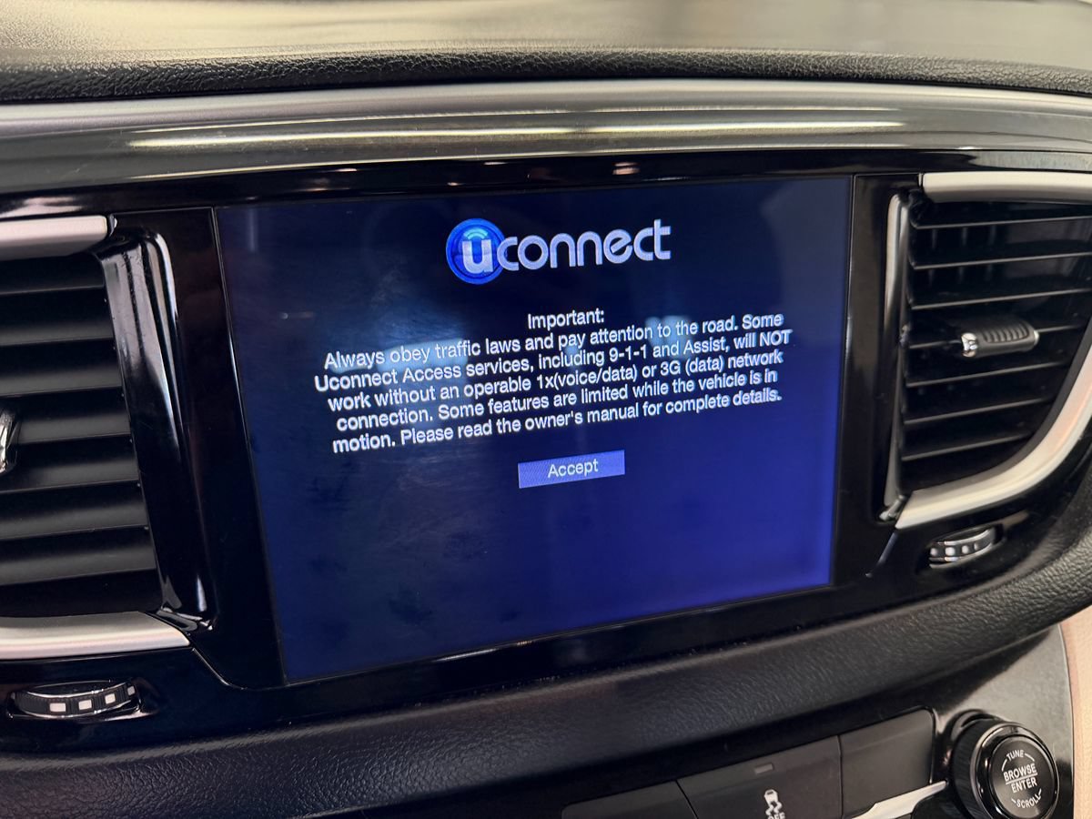 Used 2017 Chrysler Pacifica Touring Plus FWD image 16