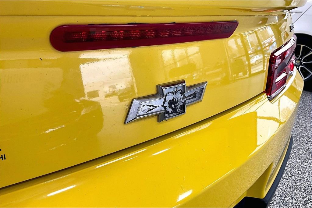 Used 2014 Chevrolet Camaro SS w/ RS Package RWD image 9