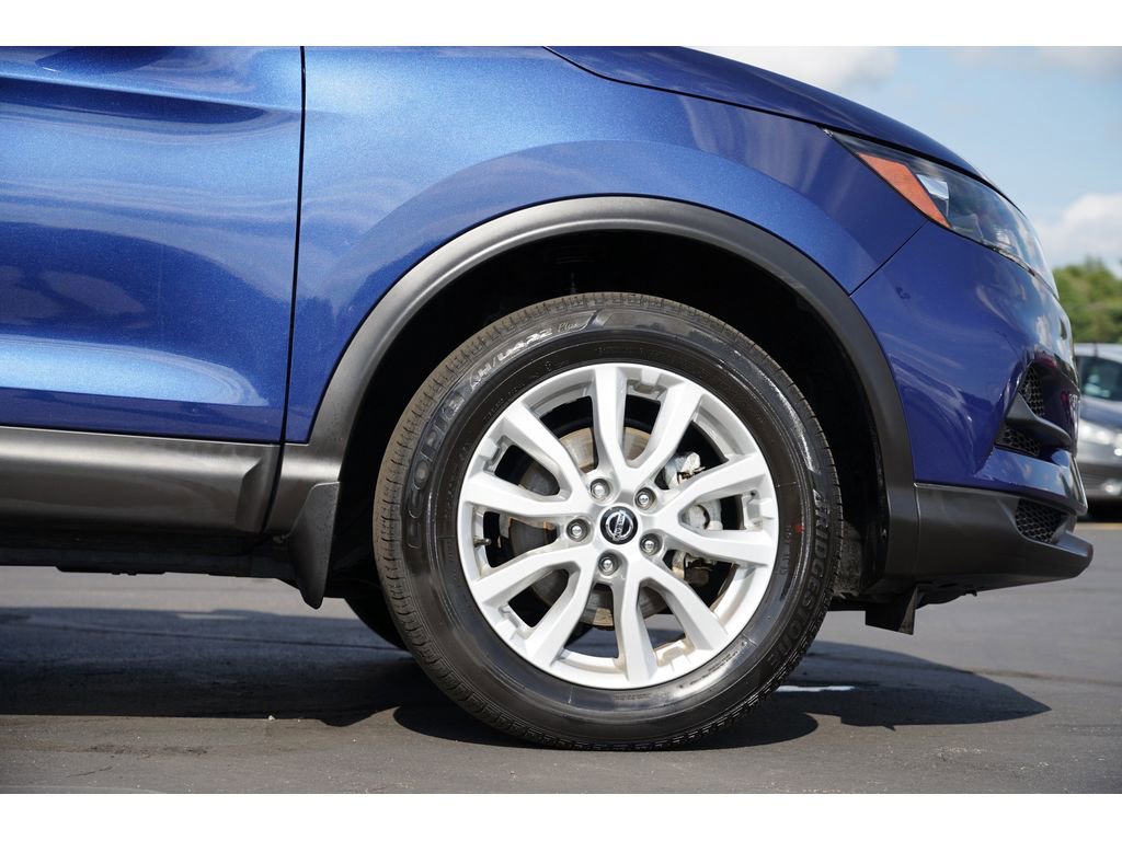 Used 2022 Nissan Rogue Sport S image 11