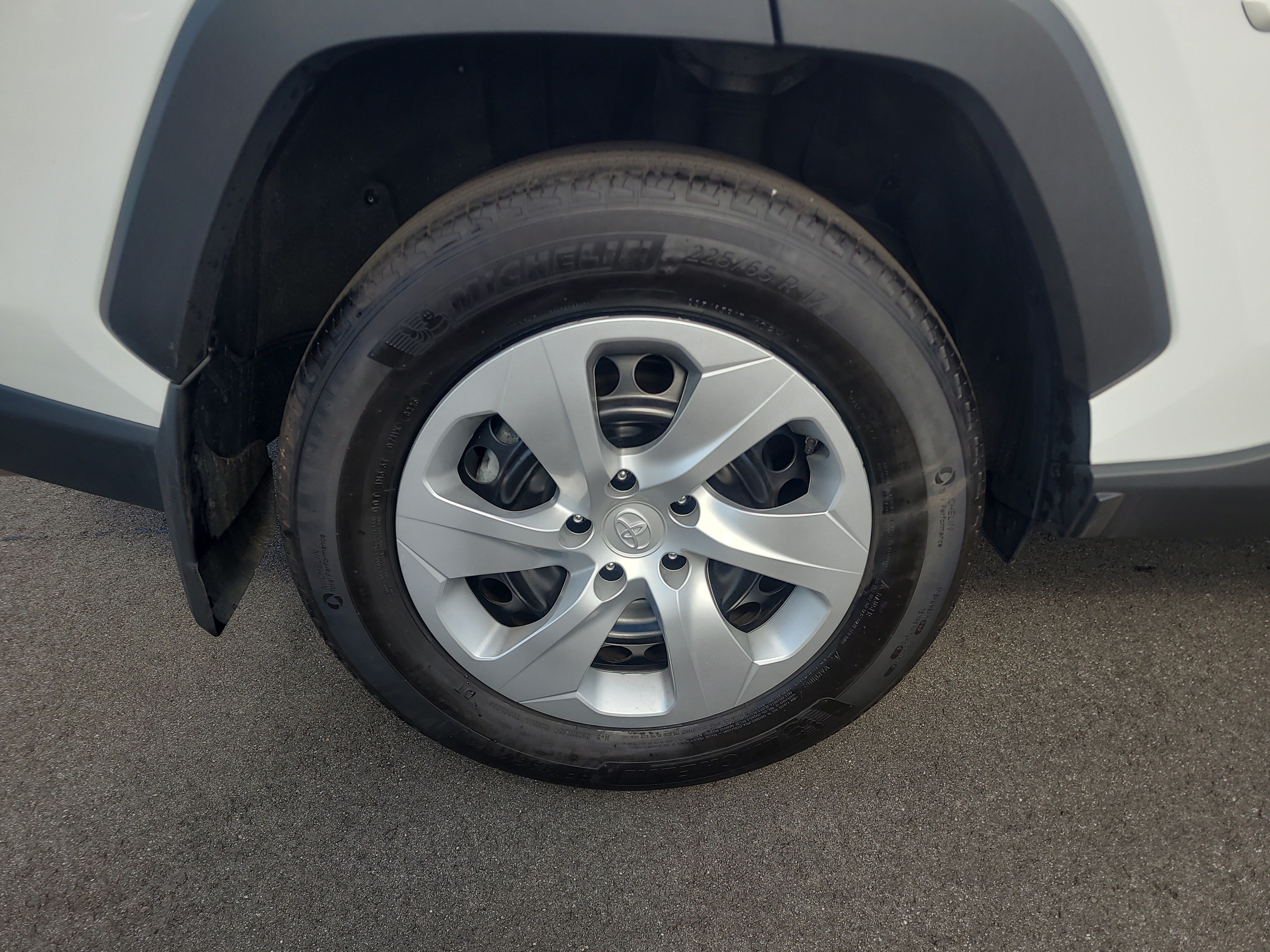 Certified 2025 Toyota RAV4 LE AWD/4WD image 11