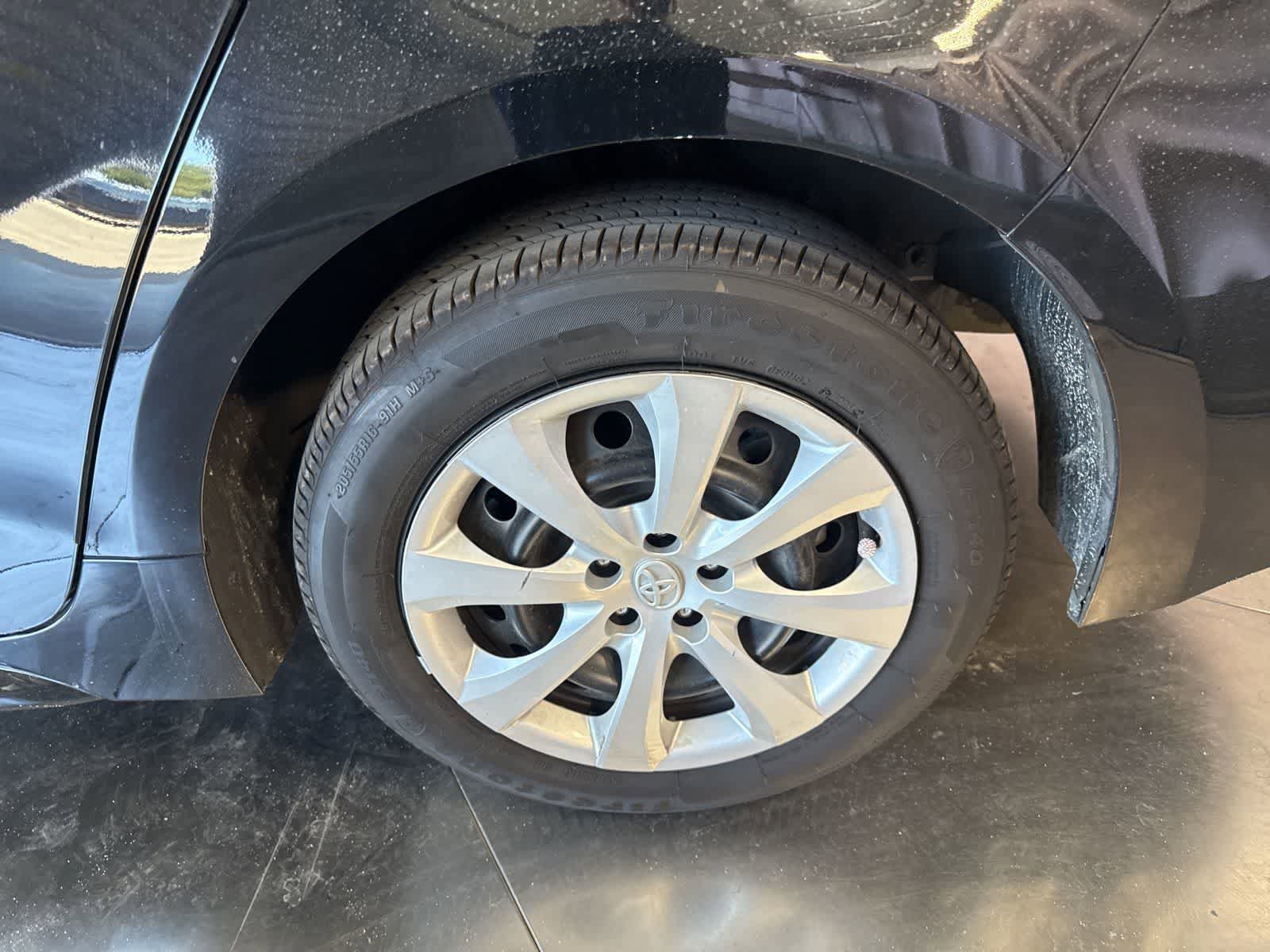 Used 2025 Toyota Corolla LE FWD image 10