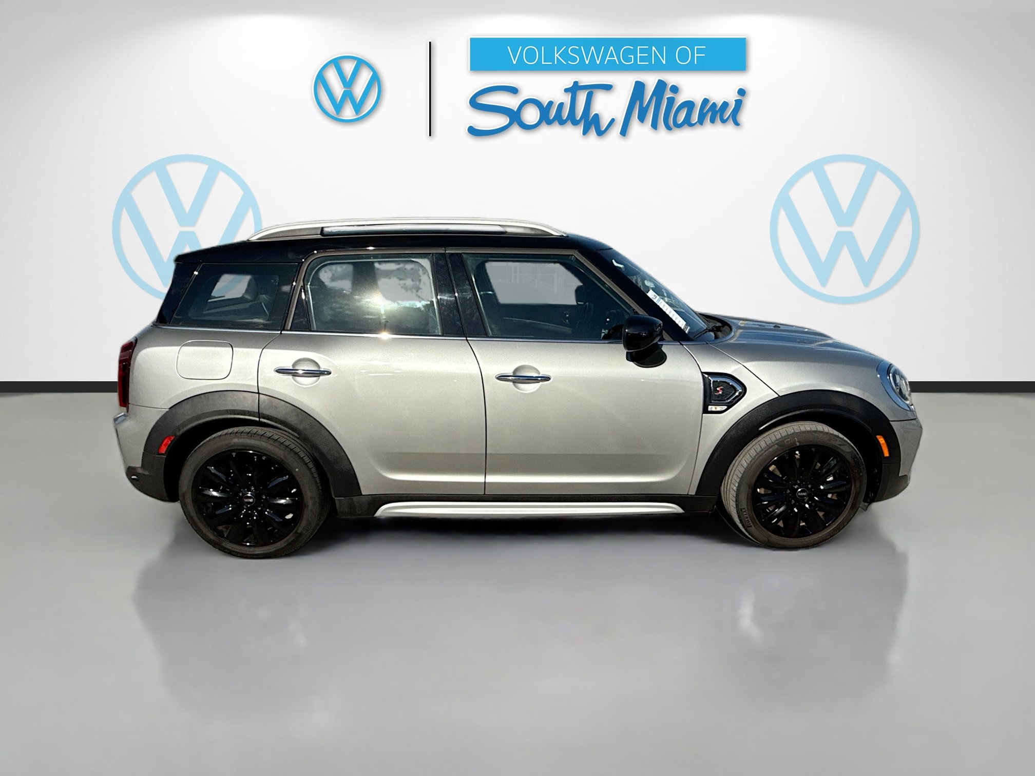 Used 2024 MINI Cooper Countryman S w/ Signature Upholstery Package image 8