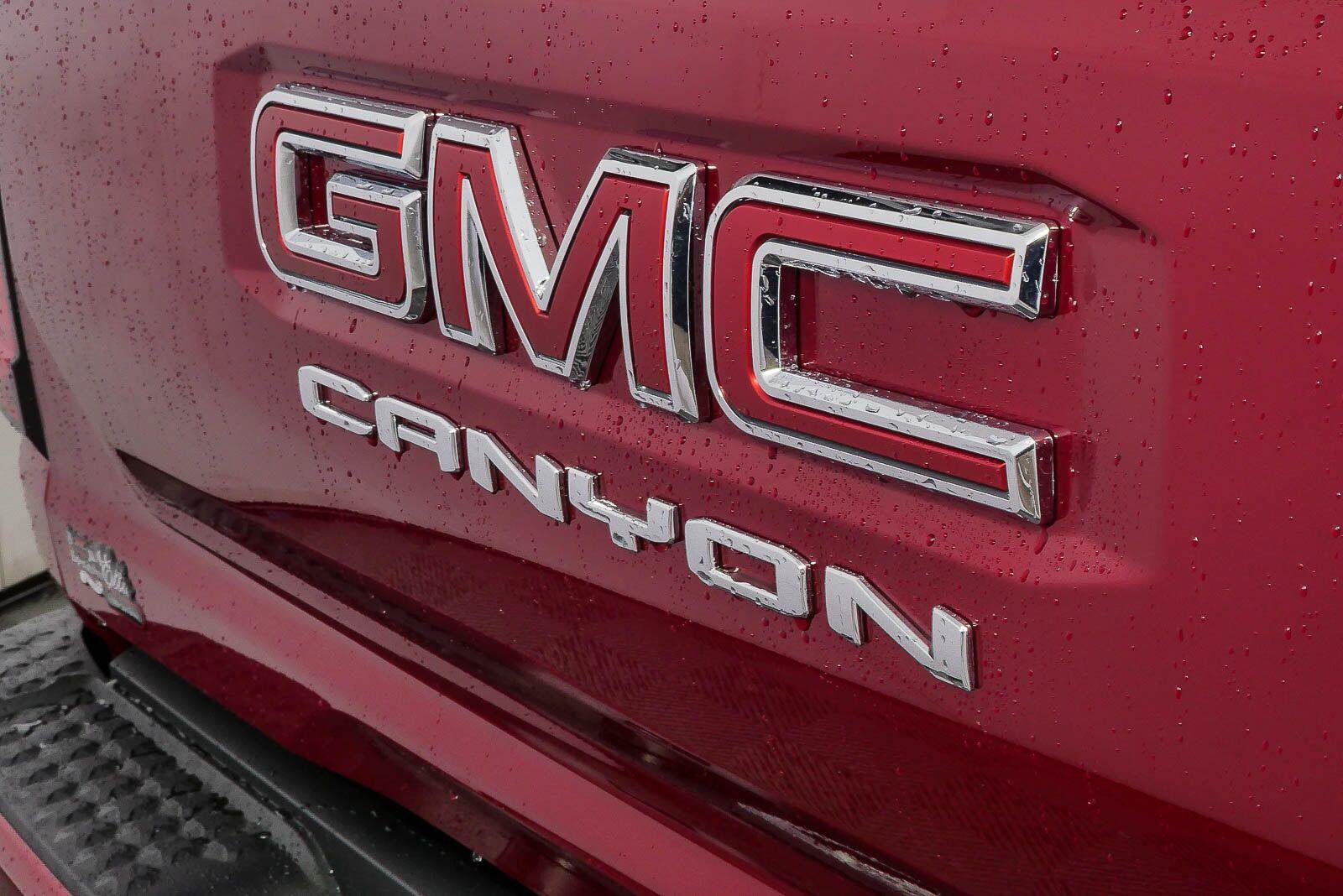 New 2026 GMC Canyon Elevation w/ Convenience Package RWD image 33