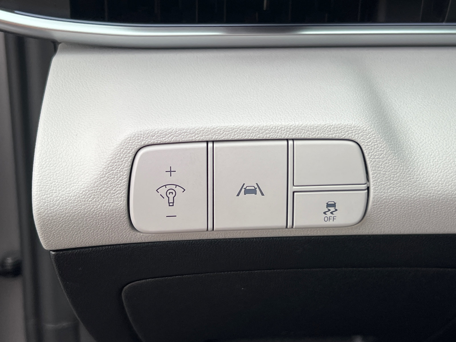 Certified 2023 Hyundai Elantra Limited FWD image 28