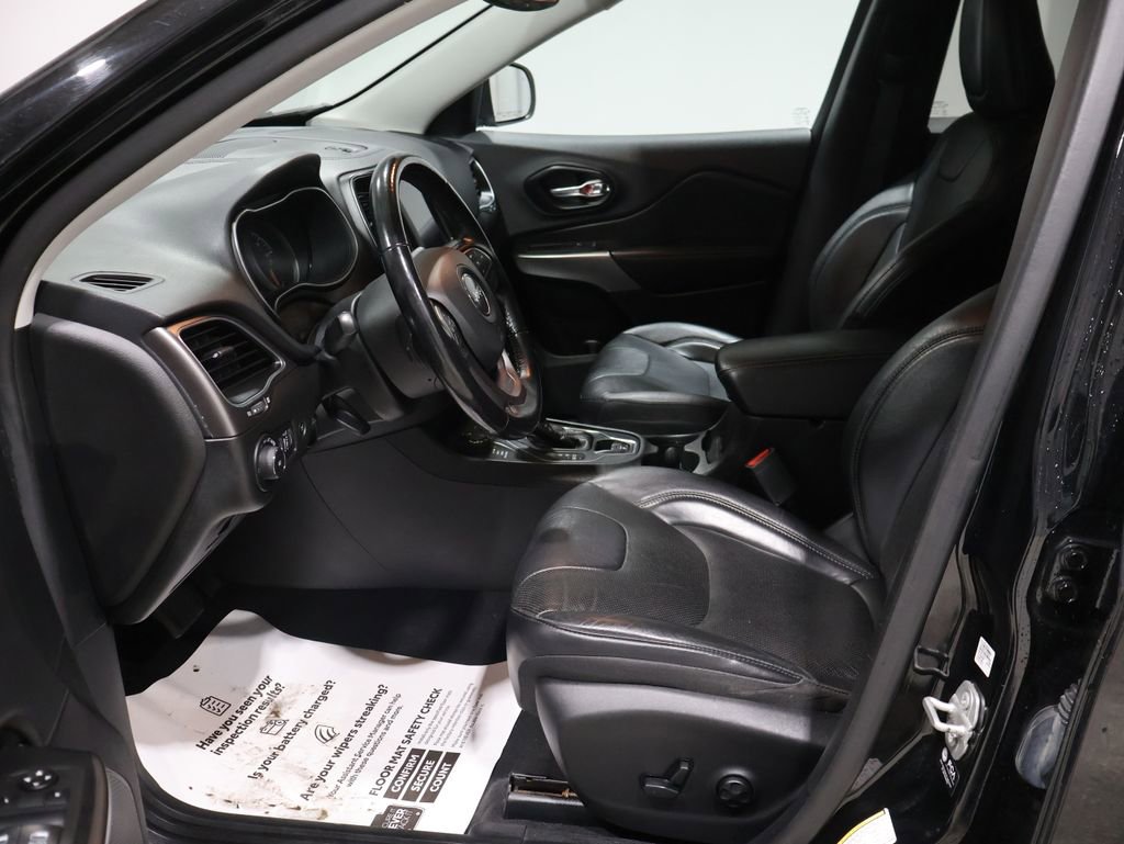 Used 2021 Jeep Cherokee Latitude Lux w/ Comfort/Convenience Group image 11