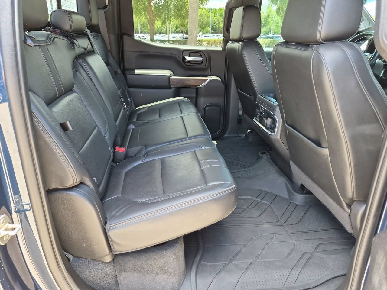 Used 2020 Chevrolet Silverado 1500 High Country w/ Technology Package AWD/4WD image 23