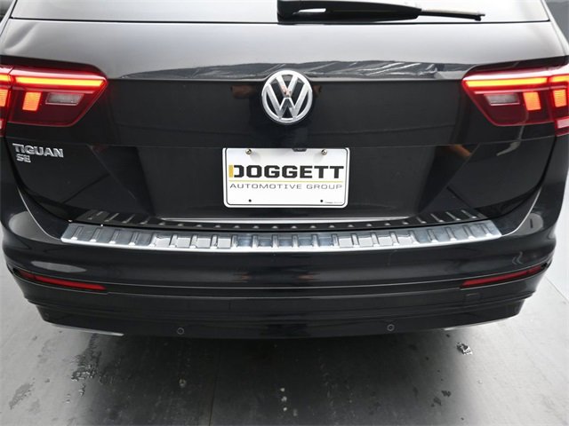 Used 2021 Volkswagen Tiguan SE R-Line w/ 3-Row Tiguan MDO Package image 16