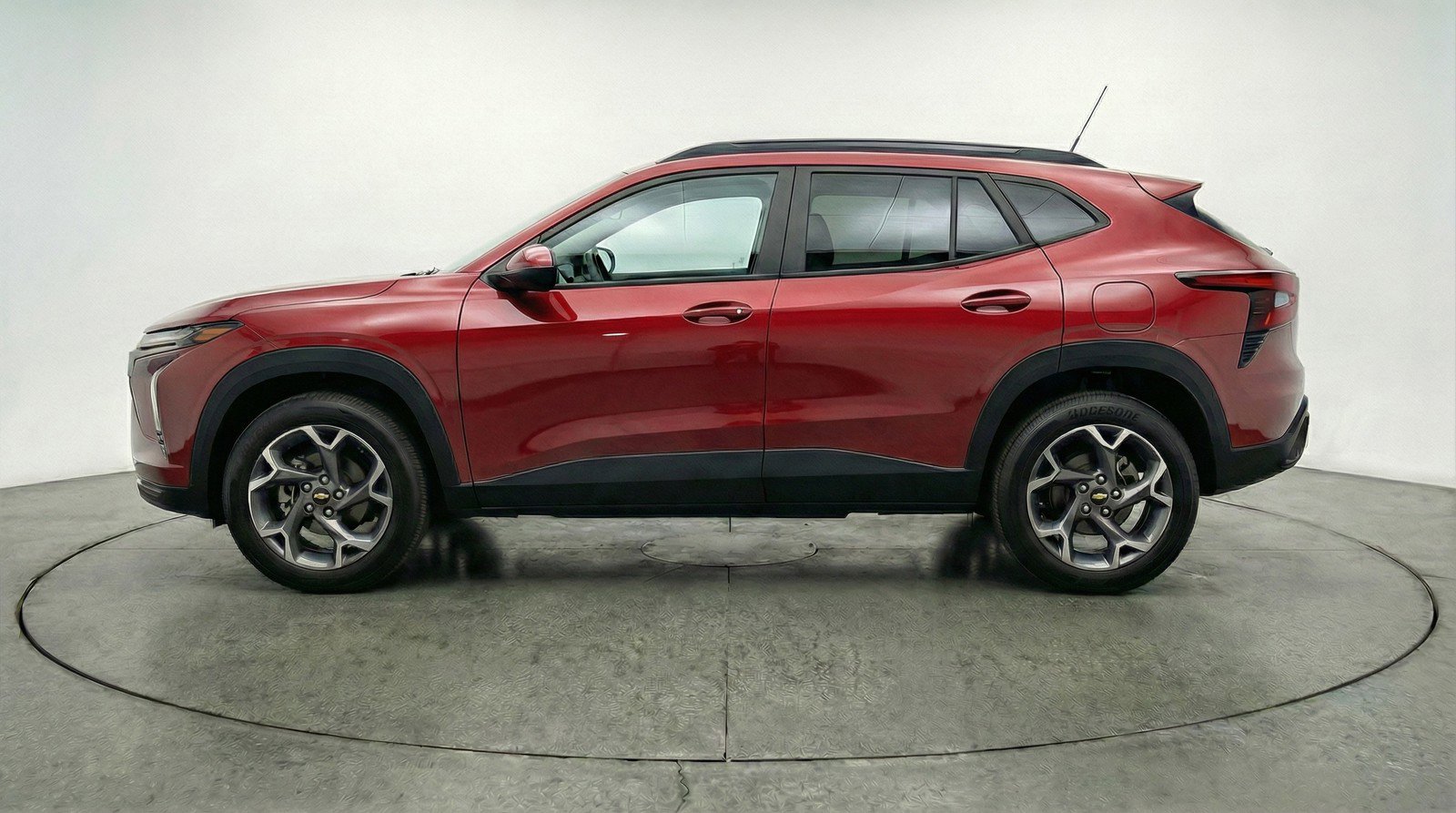 Used 2025 Chevrolet Trax LT w/ LT Convenience Package image 5