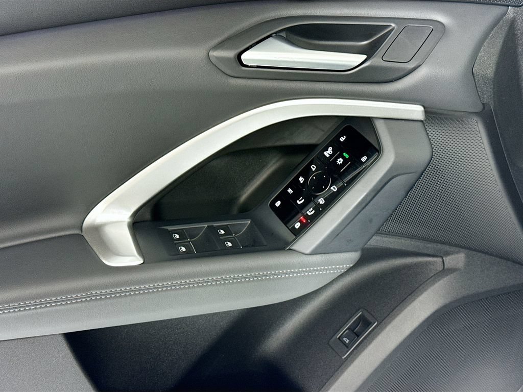 Certified 2025 Audi Q5 Premium Plus w/ Premium Plus AWD/4WD image 23